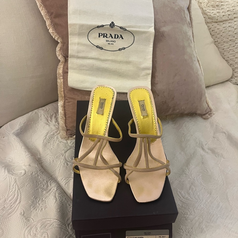 Prada Women's light pink Strappy heels - Sandals